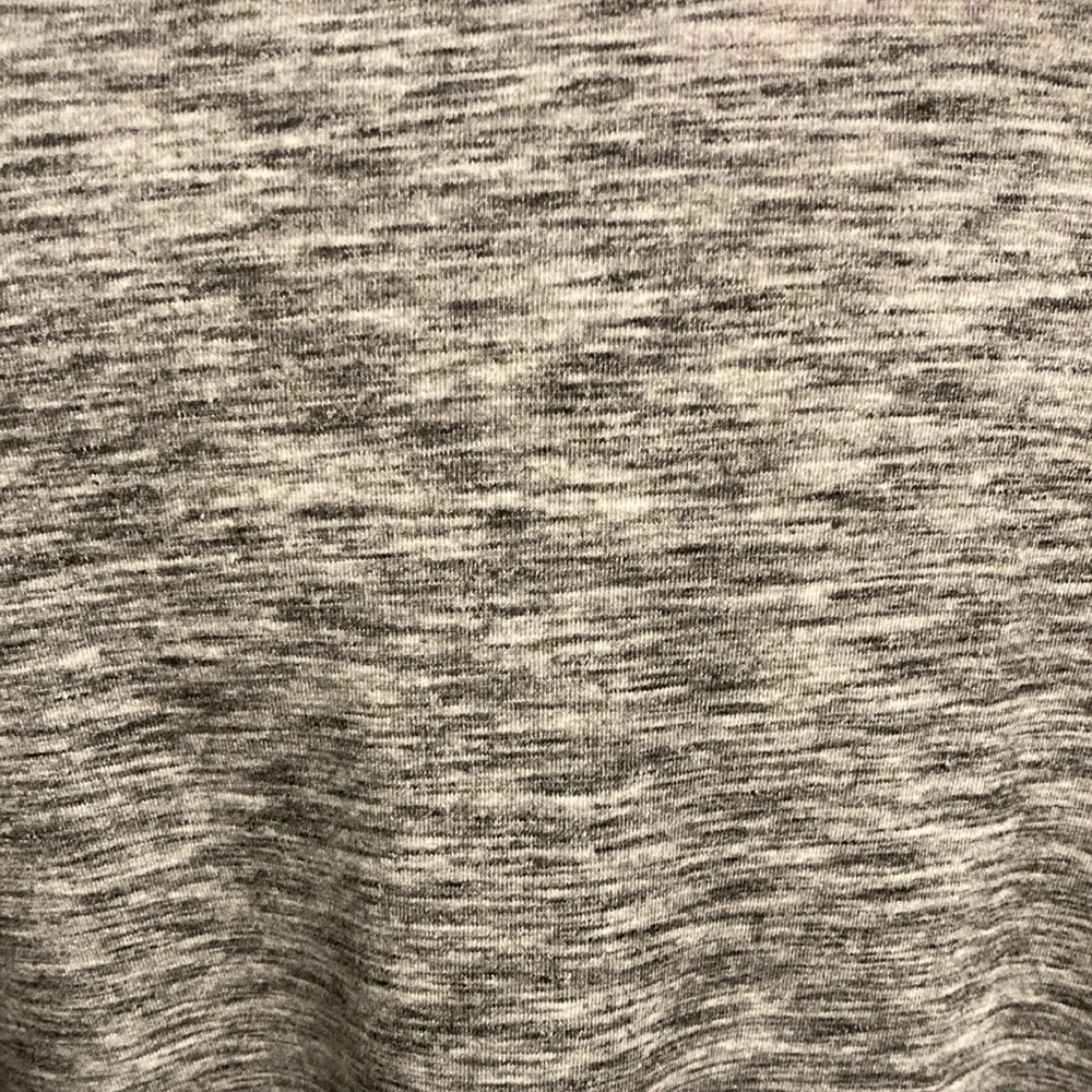 American Eagle Outfitters Heather Gray Short Sleeve Tee - Picture 2 of 4